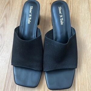 Shoe' N Tale block heel black sandals Size 9